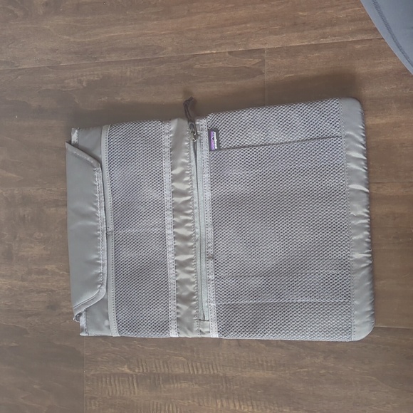 Patagonia Other - Patagonia Padded Laptop Sleeve Gray